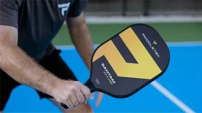 How To Hold A Pickleball Paddle?